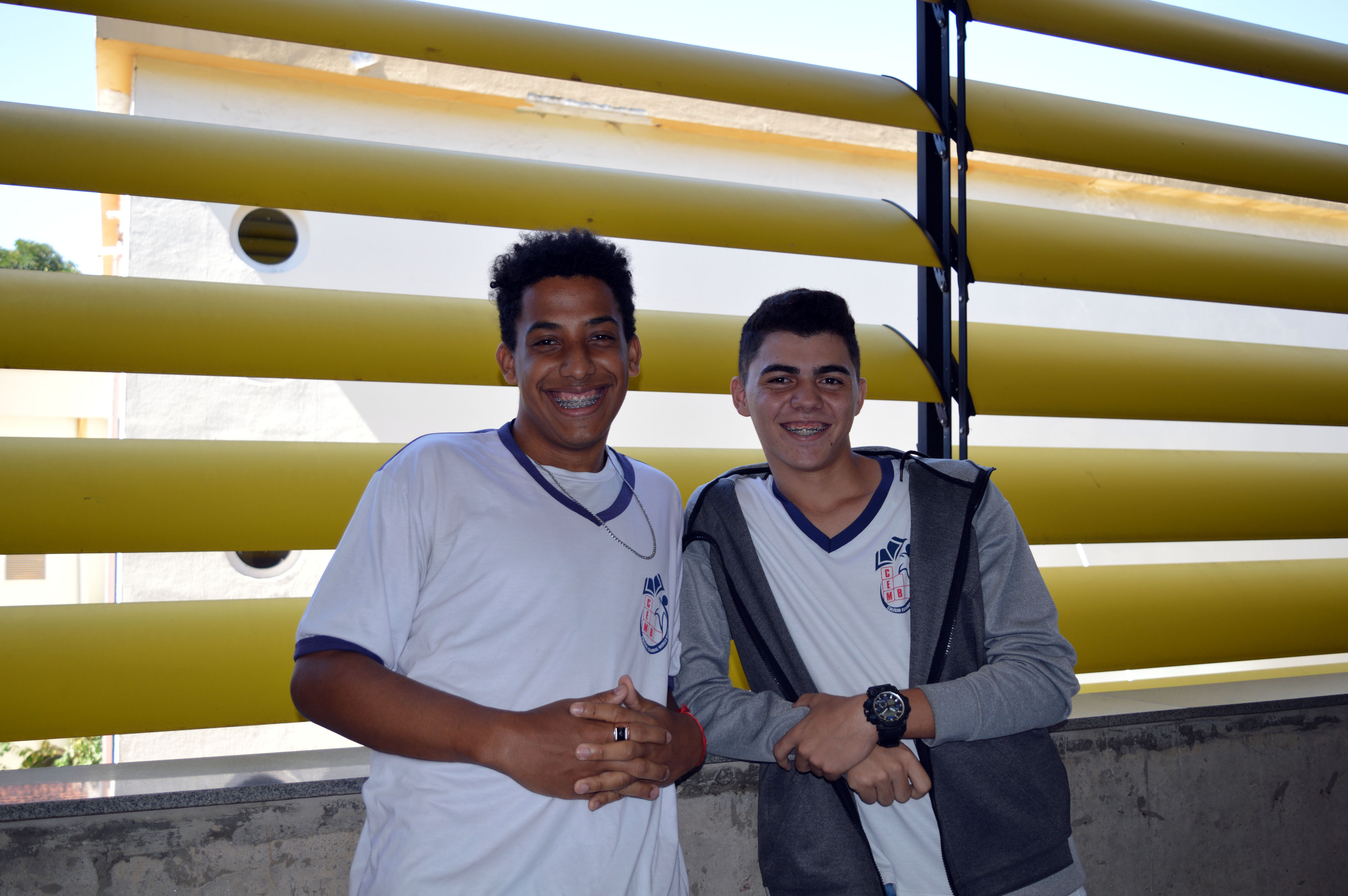 Estudantes Jonathas Conceição e Kayo Gabriel participaram da visita ao câmpus pelo projeto Conhecendo o IFG.
